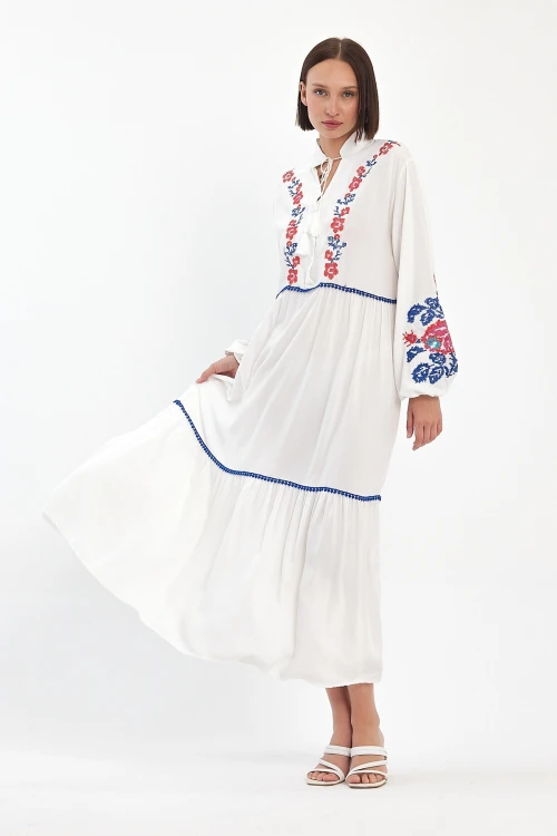 Maxi Boy Beyaz Nakış İşlemeli Dokuma Viscon Elbise BCVL-25967