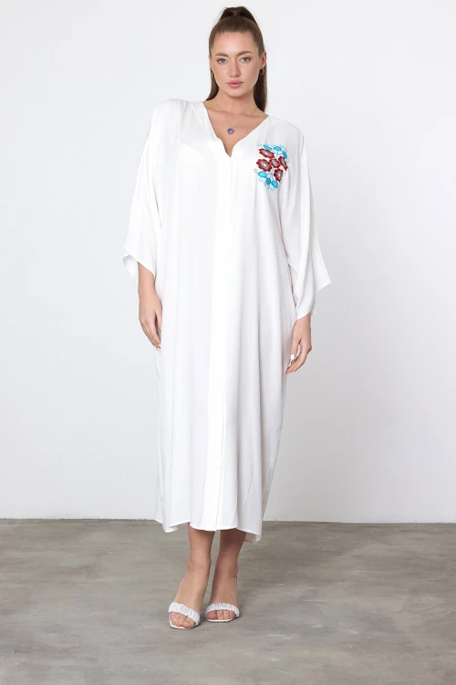 Maxi Boy Beyaz Nakış İşlemeli Dokuma Viscon Elbise BCVL-25V038