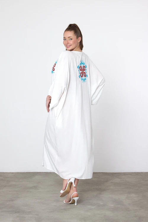 Maxi Boy Beyaz Nakış İşlemeli Dokuma Viscon Elbise BCVL-25V038