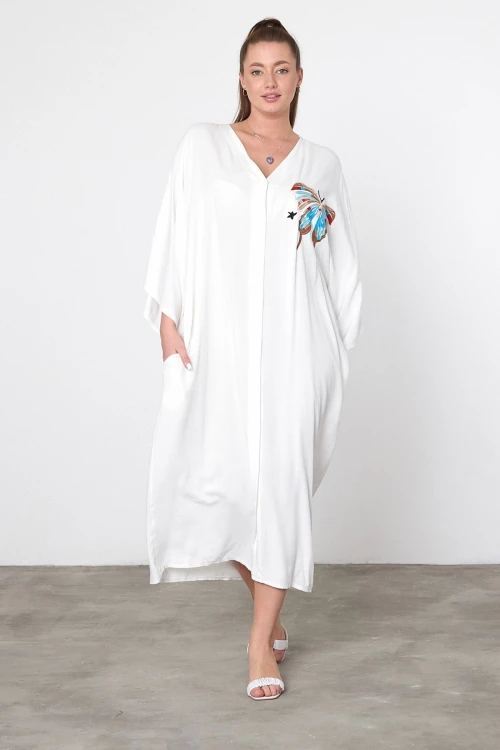 Maxi Boy Beyaz Nakış İşlemeli Dokuma Viscon Elbise BCVL-25V048