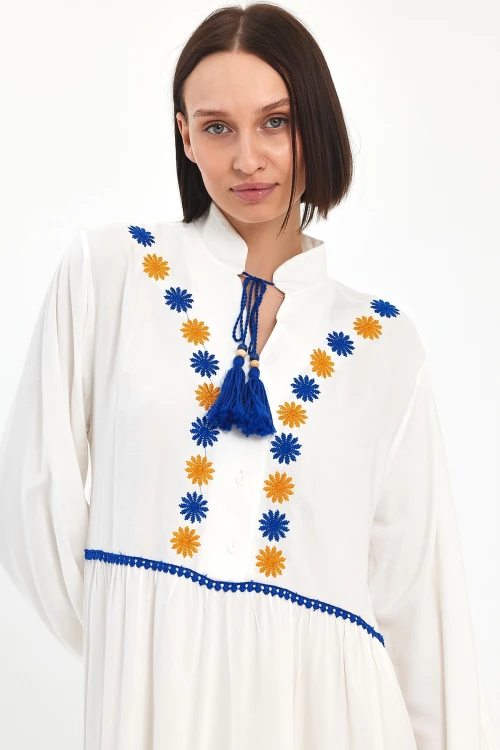 Maxi Boy Beyaz Nakış İşlemeli Uzun Viscon Dokuma Elbise BCVL-251004