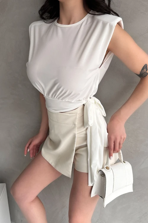 Beyaz Omuzu Vatkalı Beli Kuşaklı Bluz BCDF-252160