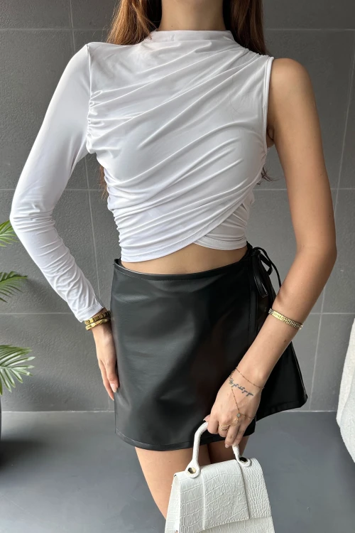 Beyaz Tek Omuz Drape Detaylı Bluz BCDF-241098