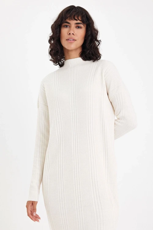 Ekru Dik Yaka Çizgi Desenli Maxi Boy Triko Elbise BCVL-T243139