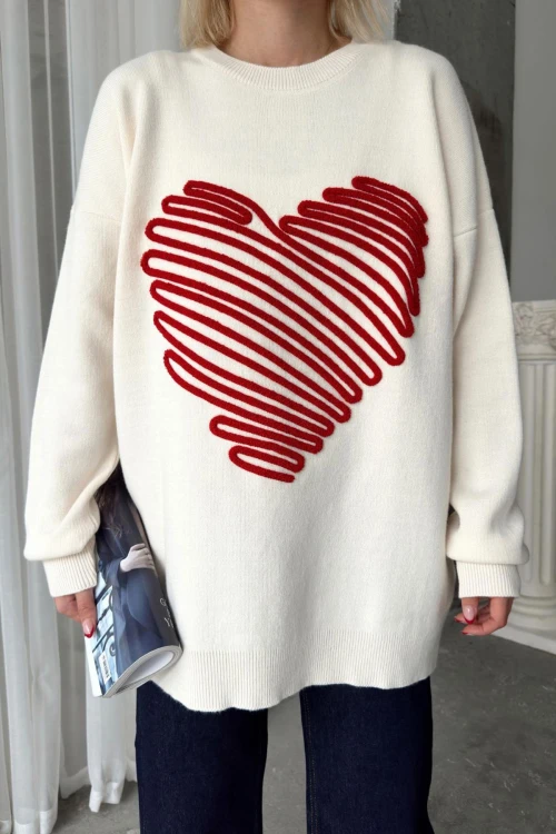 Ekru Süzene Kalp Nakış İşlemeli Oversize Kışlık Triko Kazak BCVL-T243161