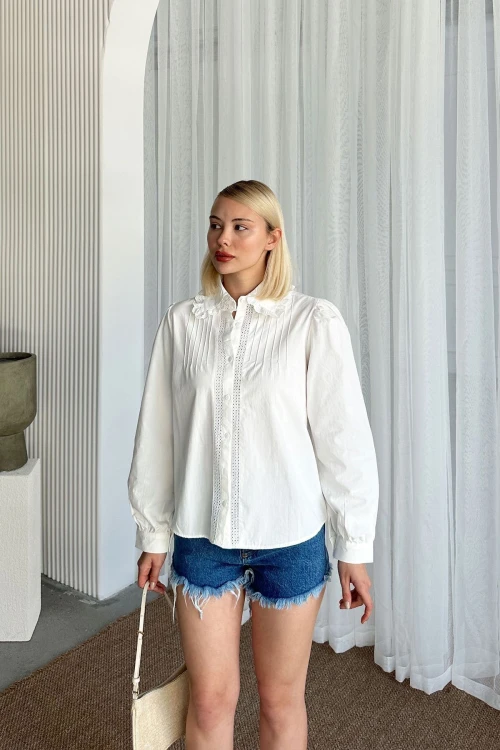 Kadın Beyaz Bebe Yaka Dantel Işlemeli Nervür Dikişli Gömlek BCEQ-252492