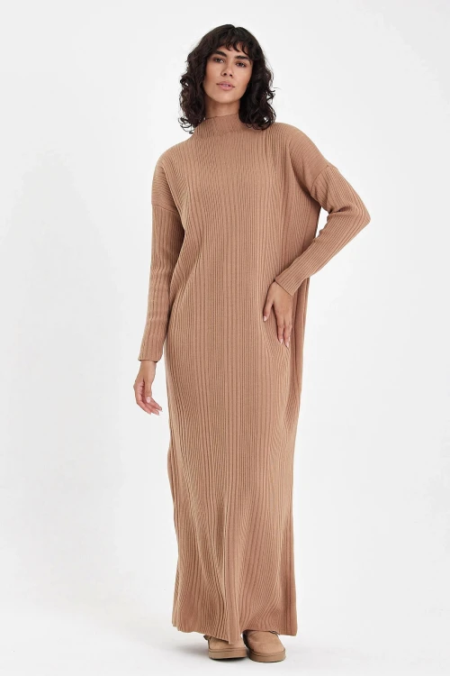 Karamel Dik Yaka Çizgi Desenli Maxi Boy Triko Elbise BCVL-T243139