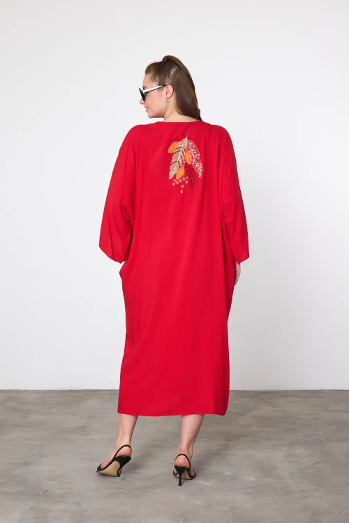 Maxi Boy Kırmızı Nakış İşlemeli Dokuma Viscon Elbise BCVL-25V039