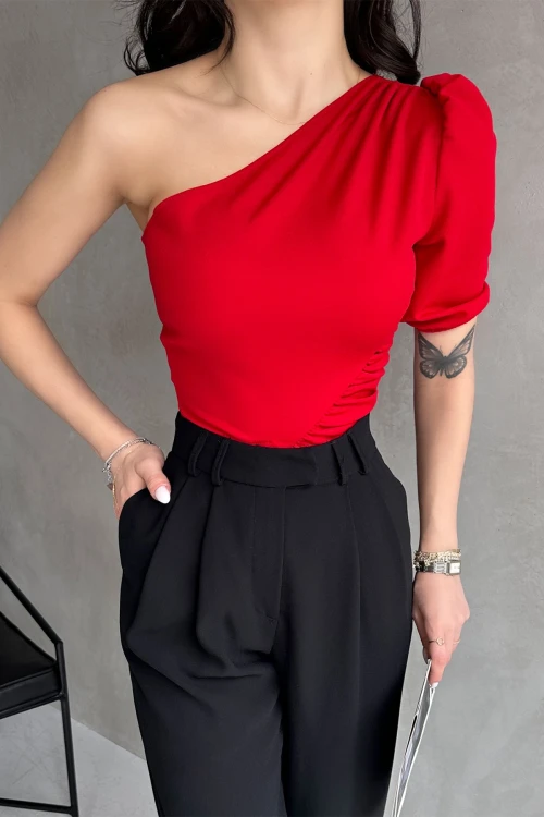 Kırmızı Tek Omuz Prenses Kol Crep Bluz BCDF-252159
