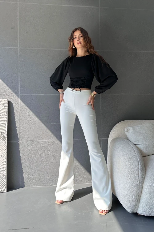 Siyah Balon Kol Bağcık Detaylı Crop Bluz BCDF-242113