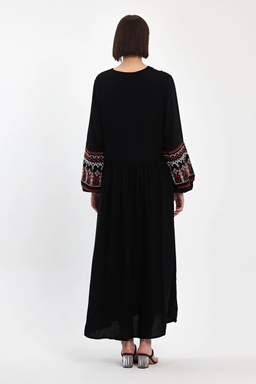 Maxi Boy Siyah Nakış İşlemeli Dokuma Viscon Elbise BCVL-251070