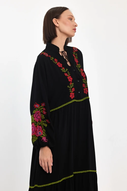 Maxi Boy Siyah Nakış İşlemeli Dokuma Viscon Elbise BCVL-25967