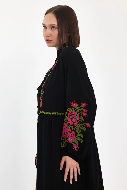 Maxi Boy Siyah Nakış İşlemeli Dokuma Viscon Elbise BCVL-25967