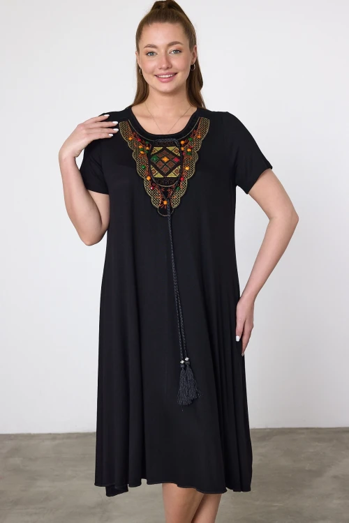 Maxi Boy Siyah Nakış İşlemeli Örme Viscon Elbise BCVL-25V22