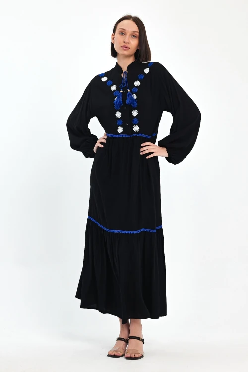 Maxi Boy Siyah Nakış İşlemeli Uzun Viscon Dokuma Elbise BCVL-251004