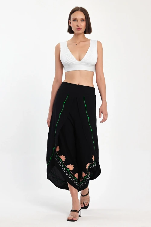 Maxi Boy Siyah Nakış İşlemeli Viscon Dokuma Şalvar Pantolon BCVL-251003