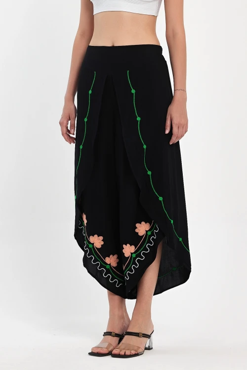 Maxi Boy Siyah Nakış İşlemeli Viscon Dokuma Şalvar Pantolon BCVL-251003