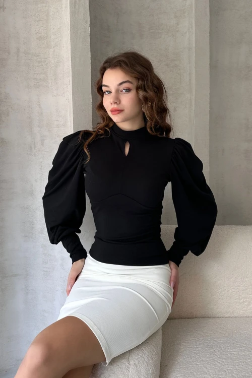 Siyah Öpücük Yaka Prenses Kol Crep Bluz BCDF-242137