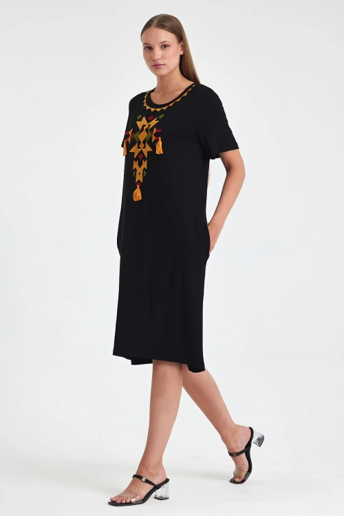 Maxi Boy Siyah Turuncu Nakış İşlemeli Örme Viscon Elbise BCVL-251025