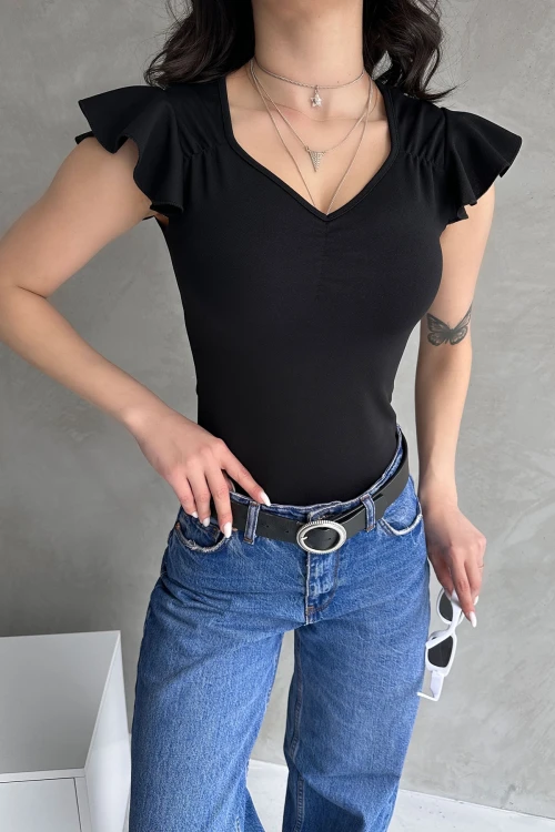 Siyah V Yaka Omuzu Volan Detaylı Crep Bluz BCDF-252168