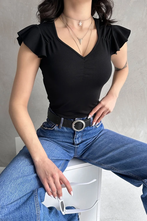 Siyah V Yaka Omuzu Volan Detaylı Crep Bluz BCDF-252168