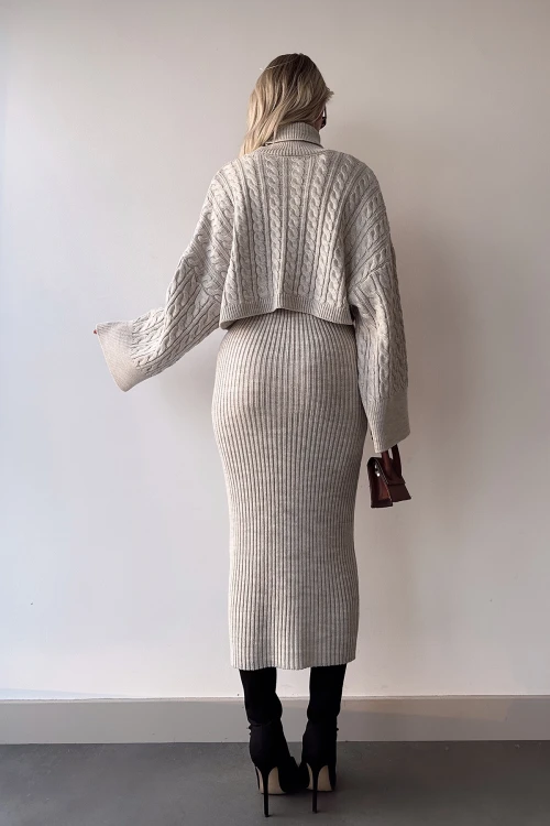 Taş Boğazlı Örgü Motifli Crop Kazak Ve Triko Elbise Takım BC231004