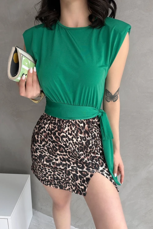 Yeşil Omuzu Vatkalı Beli Kuşaklı Bluz BCDF-252160