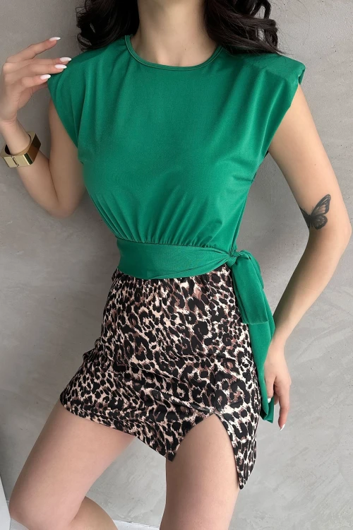 Yeşil Omuzu Vatkalı Beli Kuşaklı Bluz BCDF-252160