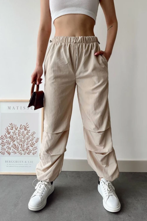 Bej Pile Detaylı Paraşüt Kumaş Jogger Pantolon BCHN-2525270