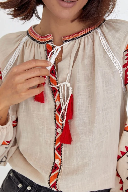 Bej Püsküllü Nakış İşlemeli Pamuklu Dokuma Gömlek BCEQ-25B1013