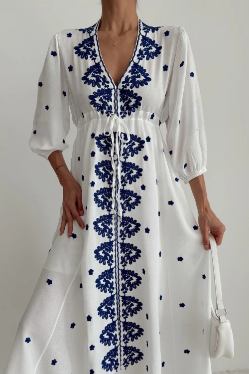 Beyaz Etnik Desenli Nakış İşlemeli Uzun Dokuma Elbise BCEQ-25B1014