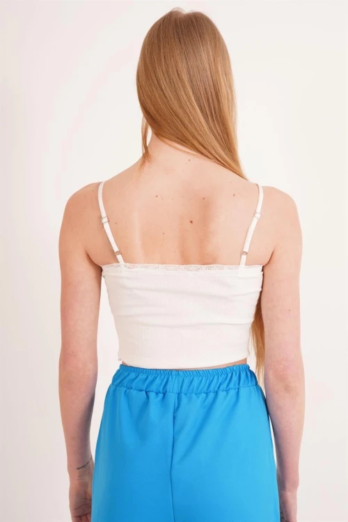 Beyaz Pamuklu Kaşkorse İp Askılı Dantelli Crop Bluz CO-2523254275
