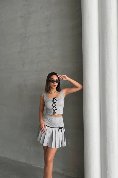 Gri Fiyonk Detaylı Bluz Ve Pileli Etek Alt Üst Takım BCHN-25255015