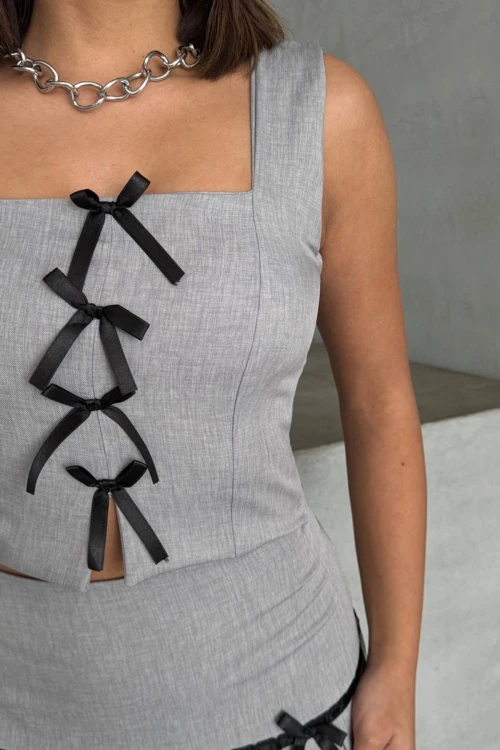 Gri Fiyonk Detaylı Bluz Ve Pileli Etek Alt Üst Takım BCHN-25255015