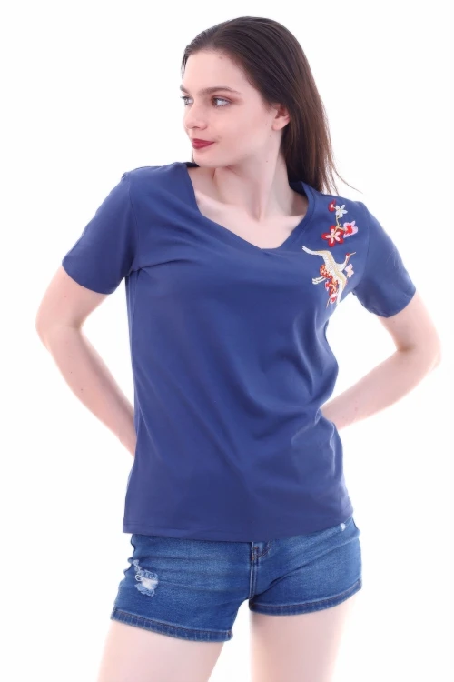 İndigo V Yaka Nakış İşlemeli Boyfriend Kısa Kol Bluz CO-257130562