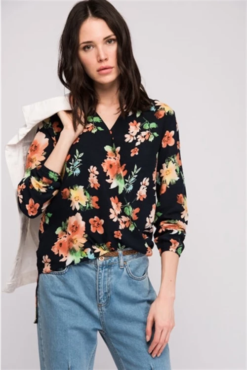 Lacivert Çiçek Desenli Kruvaze Yaka Kol Ucu Lastikli Dokuma Viscon Bluz CO-258131365