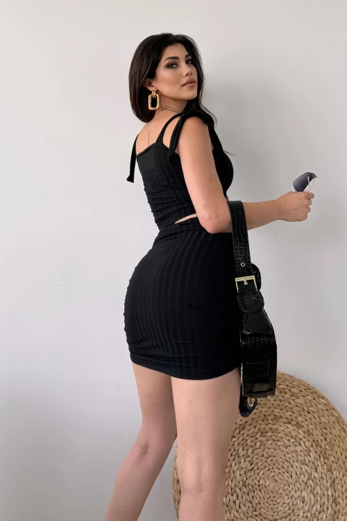 Siyah Bağcık Detaylı Crop Bluz Ve Etek İkili Takım