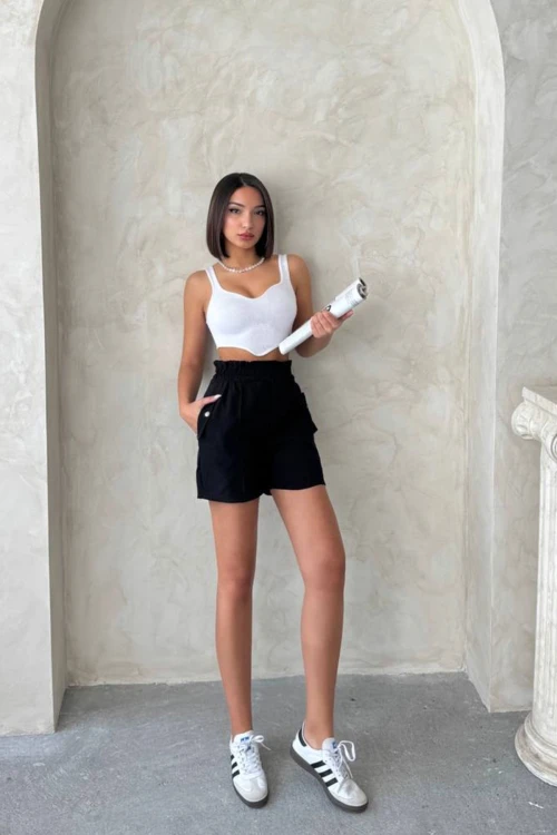 Siyah Çift Cepli Beli Fırfırlı Önü Çimalı Keten Şort BCHN-2525834