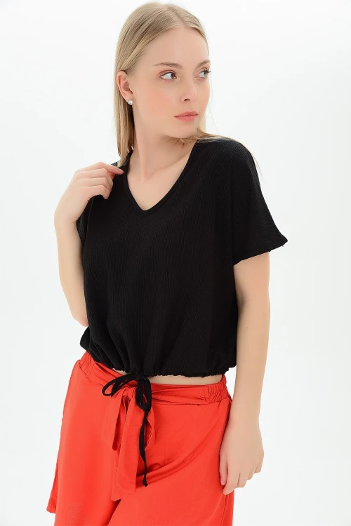 Siyah Eteği Kordonlu V Yaka Yarasa Kol Bluz
