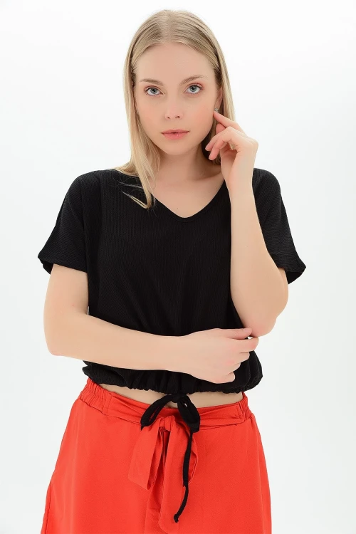 Siyah Eteği Kordonlu V Yaka Yarasa Kol Bluz