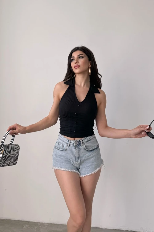 Siyah Gömlek Yaka Önü Düğme Detaylı Bluz BCDF-251090