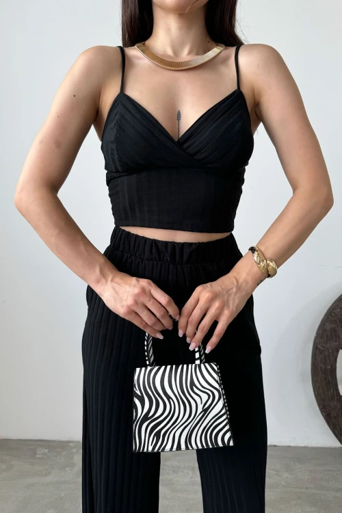 Siyah İp Askılı Crop Bluz Ve Yırtmaç Detaylı Pantolon İkili Takım BCDF-251084
