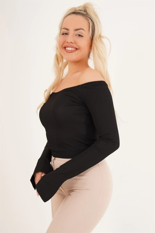 Siyah Madonna Yaka Bilek Yırtmaçlı Uzun Kol Bluz CO-2523254221