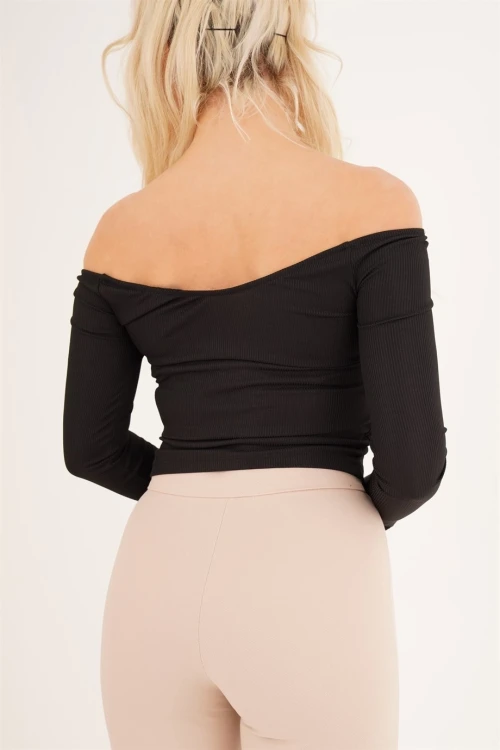 Siyah Madonna Yaka Bilek Yırtmaçlı Uzun Kol Bluz CO-2523254221