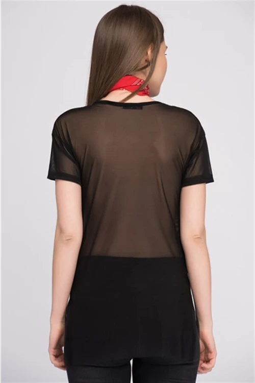 Siyah Tül Baskı Parçalı Yanı Yırtmaçlı Kısa Kol Tişört CO-258070702