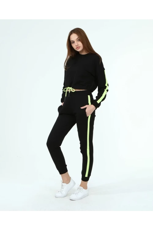 Siyah Üç İplik Kapüşonlu Sweatshirt Ve Cepli Pantolon Alt Üst Takım CO-2522033931