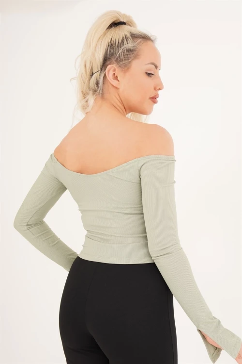 Yeşil Madonna Yaka Bilek Yırtmaçlı Uzun Kol Bluz CO-2523254221