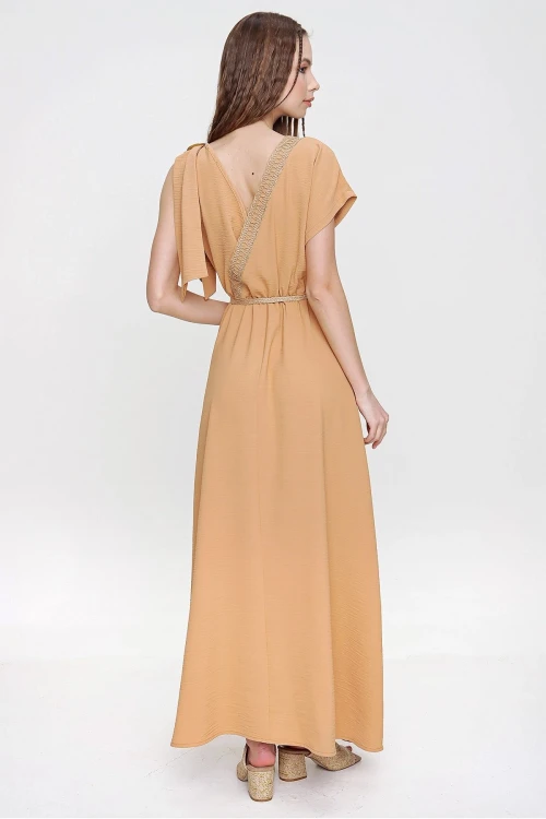 Bej Airobin Omzu Tokalı Hasır Detaylı Beli Büzgülü Uzun Elbise BCBSK-25700-3127