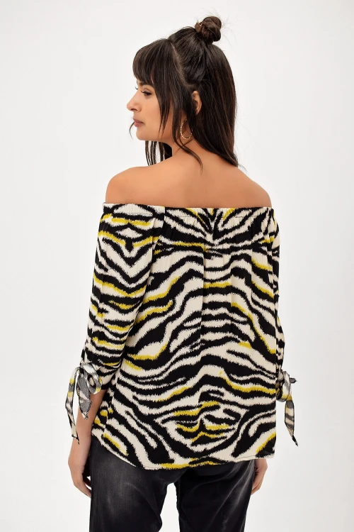 Ekru Omzu Açık Desenli Bluz BCBSK-25700-H5013