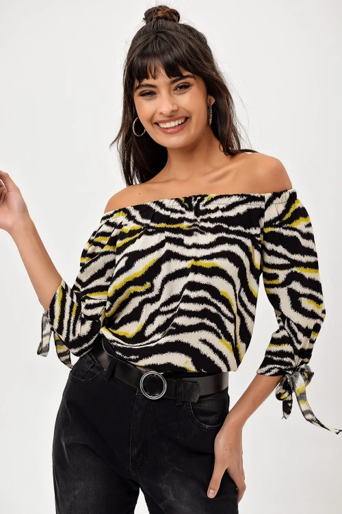 Ekru Omzu Açık Desenli Bluz BCBSK-25700-H5013